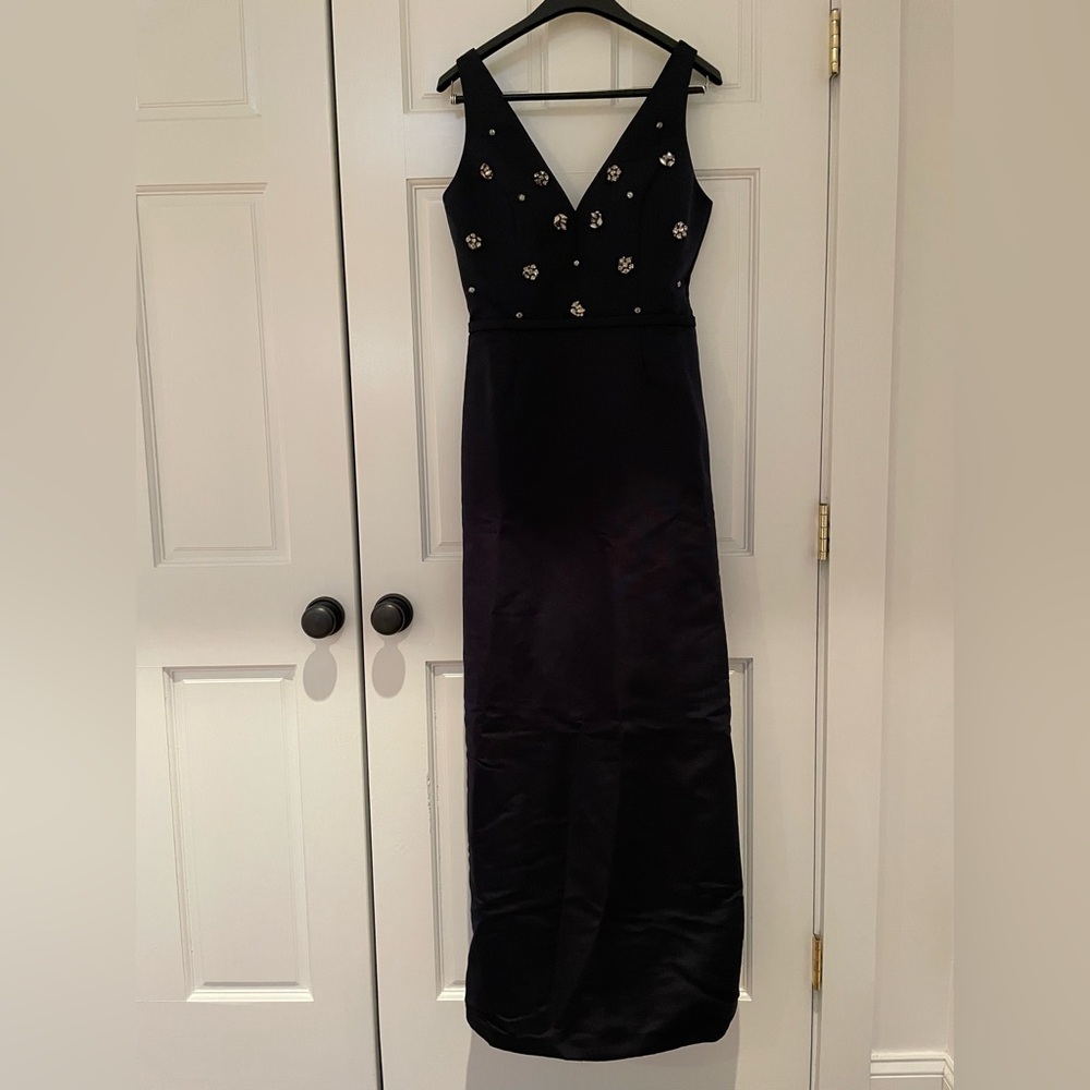 Amsale Black Sleeveless V-Neck Maxi Gown